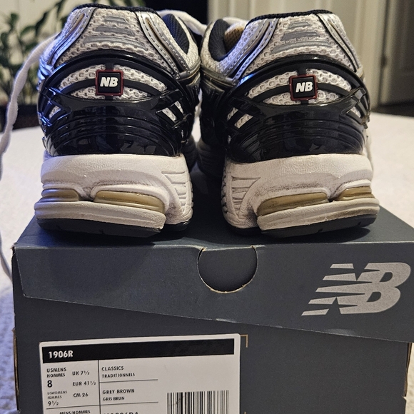 NEW BALANCE 1906R UNISEX - Picture 3 of 5